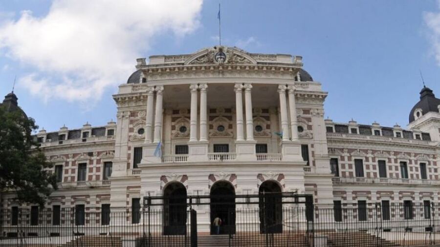 Día del Trabajador Estatal: A quienes alcanza el feriado del próximo lunes