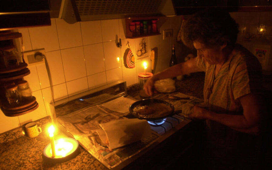 Almirante Brown: Reclamos de vecinos por reiterados cortes de luz
