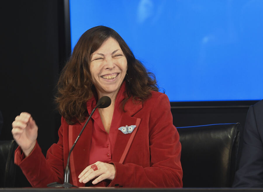 Batakis anunció un conjunto de medidas para tender al "equilibrio fiscal"