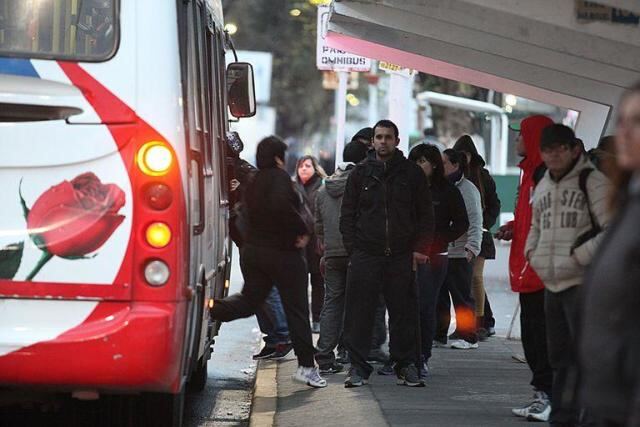 Continúa suspendido el servicio nocturno de colectivos en el AMBA