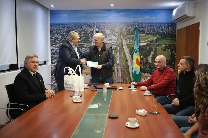 Lanús: Entregan más de 1500 pases libres multimodales