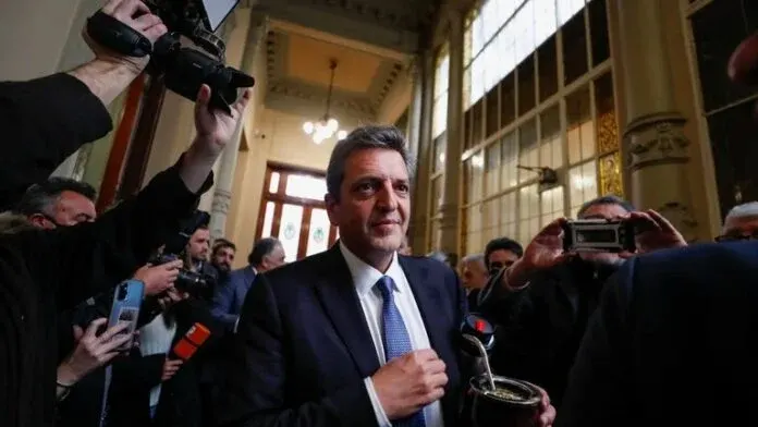 Massa renunció en Diputados y Cecilia Moreau asumió la presidencia del cuerpo