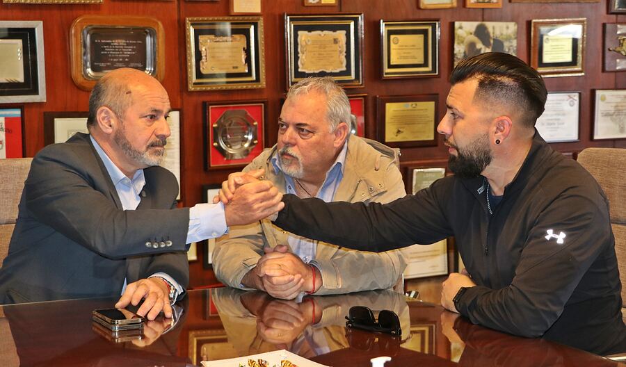 Ensenada: Anuncian un aumento para trabajadores municipales