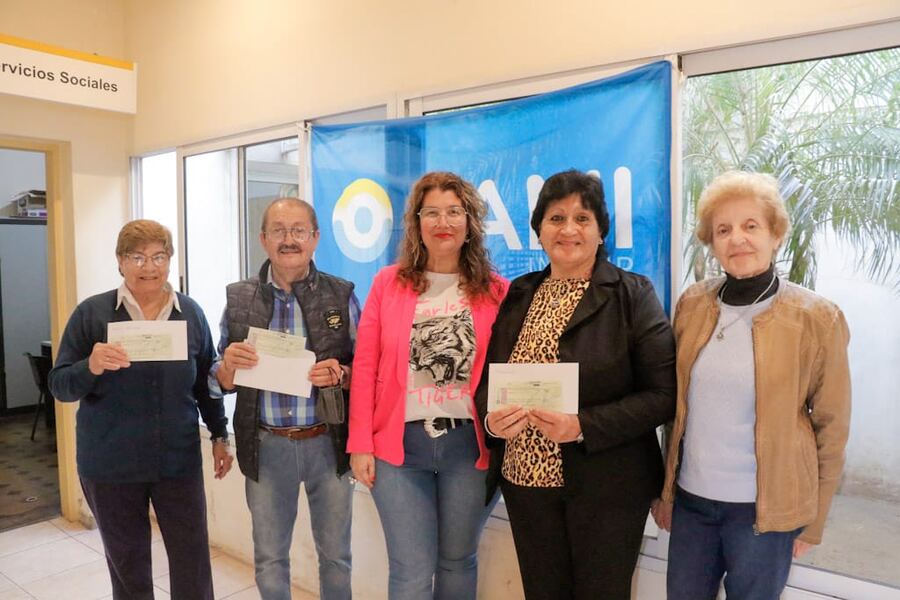 Bolívar: PAMI entregó subsidios para equipamiento a centros de jubilados
