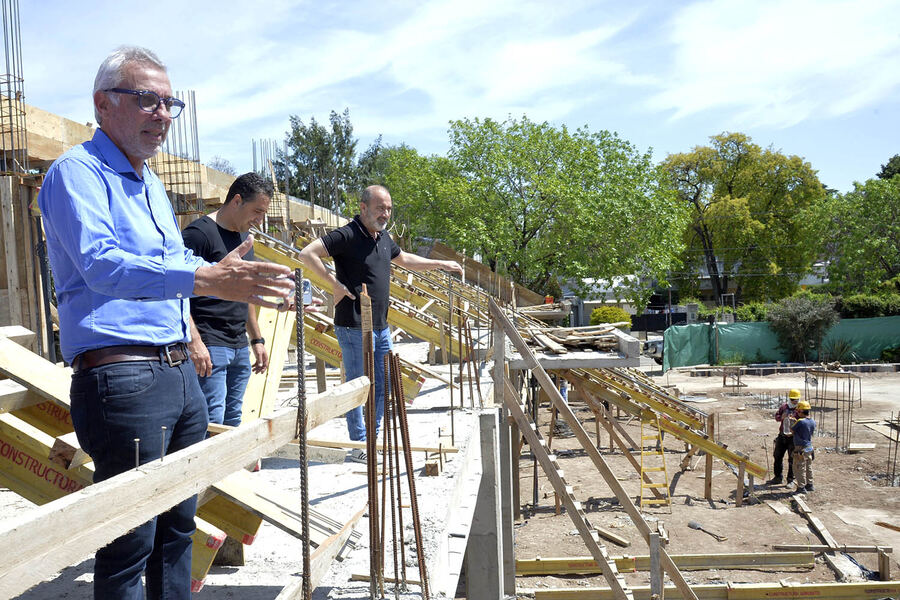 Tigre: Zamora supervisó la obra del nuevo microestadio en el Polideportivo Güemes de Benavídez