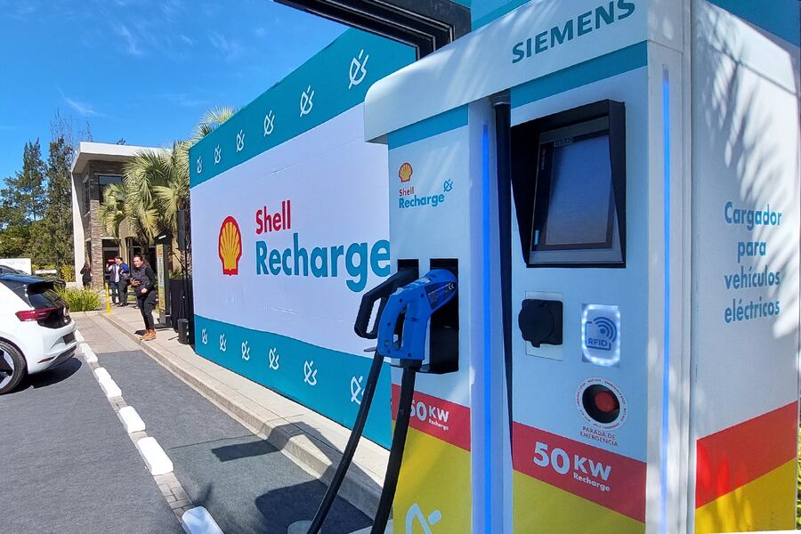 Tigre: Inauguraron en Nordelta el primer surtidor para autos eléctricos del país