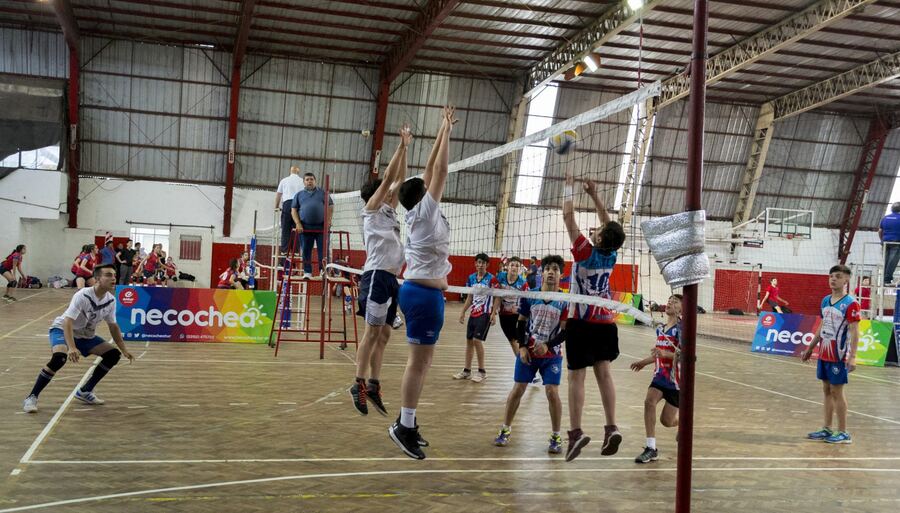 Necochea: Con 120 equipos y 1700 jóvenes comienza el 9° "Open Neco" de vóley