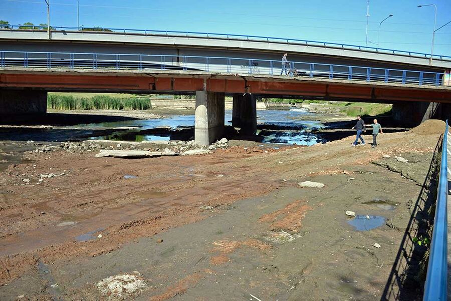 Olavarría: Avanzan las tareas de limpieza en el Arroyo Tapalqué