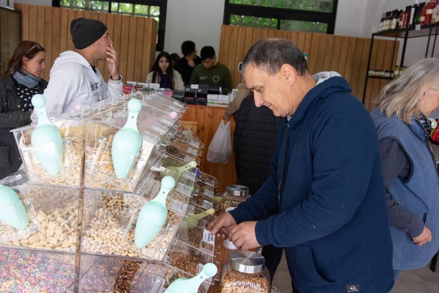 Ensenada: Kicillof y Secco inauguraron el Mercado Municipal