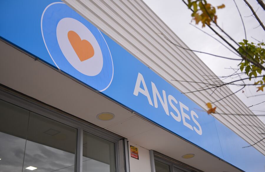 Para evitar estafas, la ANSES recuerda que todos los trámites son gratuitos y sin intermediarios