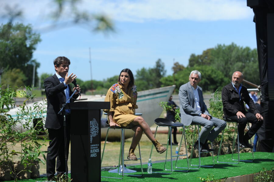 Kicillof sostuvo que "el principal problema ambiental es la pobreza"