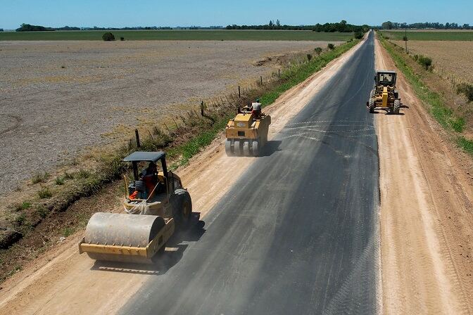 Pergamino: Avanza la obra de repavimentación del acceso a General Gelly
