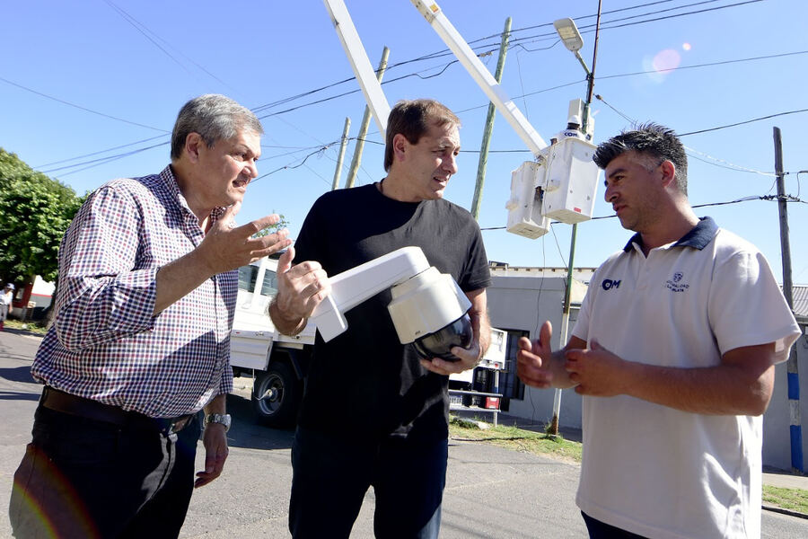La Plata: Refuerzan la seguridad en Altos de San Lorenzo con nuevas cámaras de monitoreo