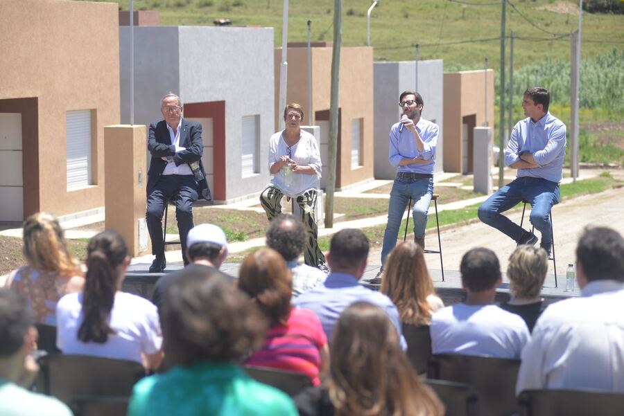Tandil: La Provincia y el municipio firmaron un convenio para construir 24 viviendas
