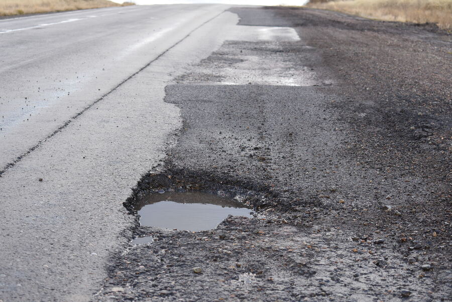 La Dirección de Vialidad deberá pagar más de $1,7 millones a una mujer que se accidentó por un pozo en Ruta 2