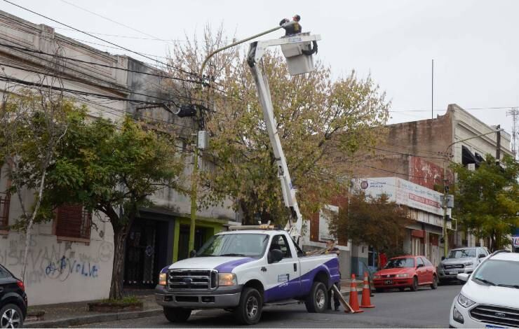 Campana: Durante 2022 el municipio reparó e instaló 7 mil luminarias LED
