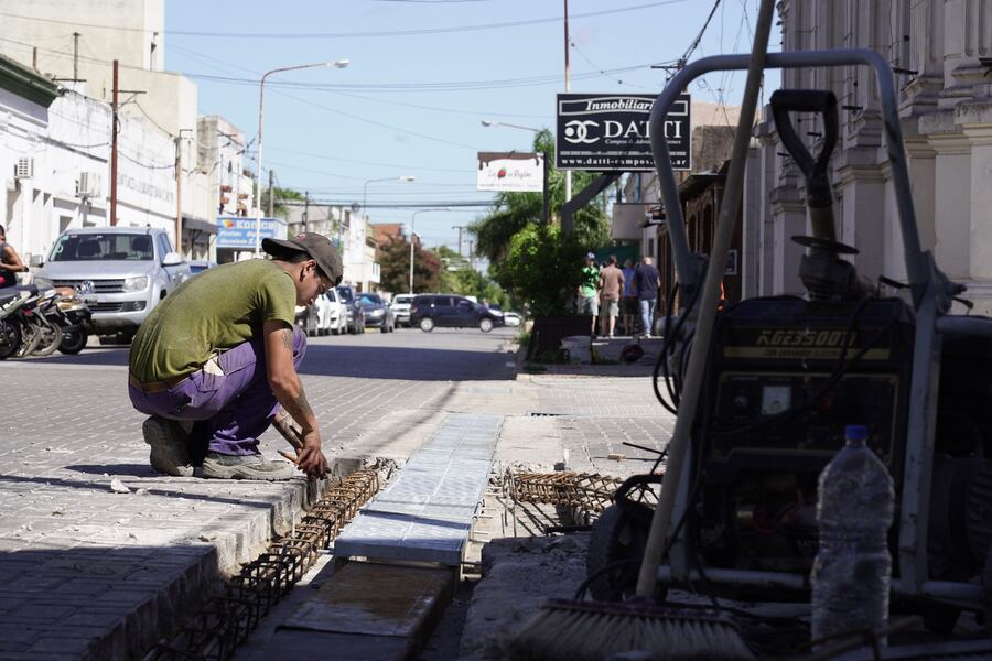 Baradero: Continúa la obra de restauración de calle Anchorena