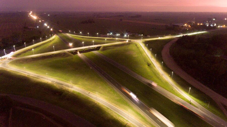 Colocan nueva iluminación LED en los accesos a Lima y Ramallo sobre la Ruta 9