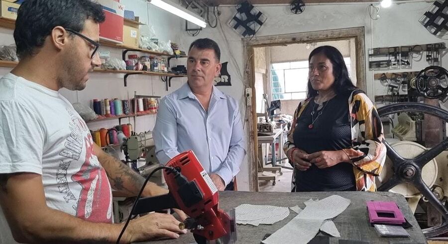 Azul: Continúan las visitas a emprendedores beneficiarios del Programa Empleo Independiente