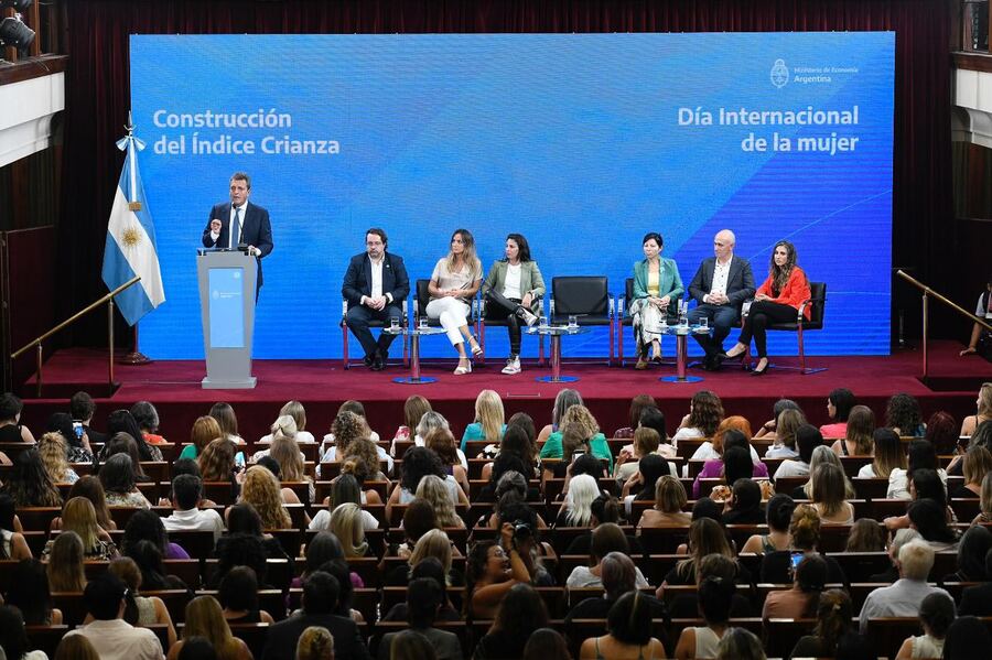 Massa presentó el Índice Crianza y pedirá a la Corte su aplicación en litigios de familia