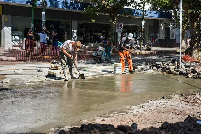 Escobar: Siguen las obras de repavimentación en el centro de Belén de Escobar