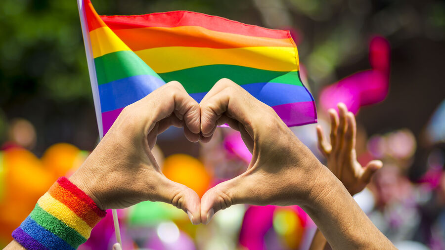 Lanzan beneficio fiscal a empresas que contraten travestis, transexuales y transgénero
