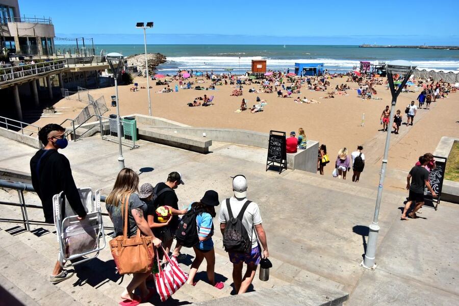 El fin de semana largo 880 mil turistas viajaron por el país y gastaron más de $26 mil millones