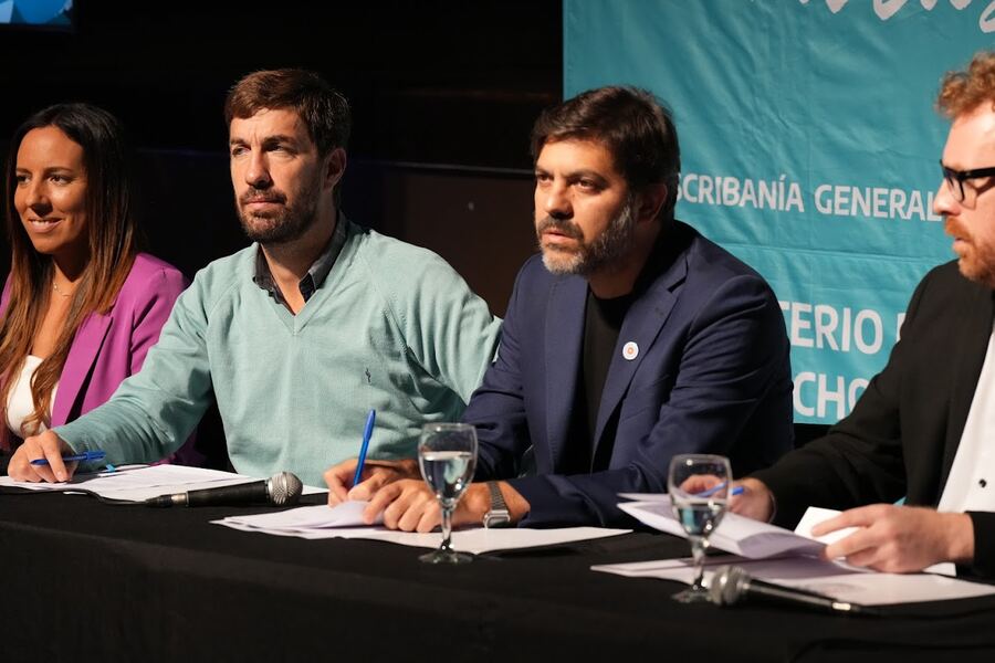 Mercedes: Firman convenio para lanzar la carrera de licenciatura en Sistemas de la Información