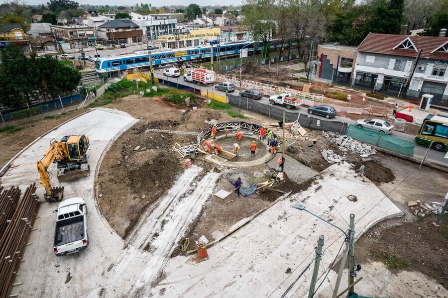 Almirante Brown: Continúan las obras en el Paso Bajo Nivel de Longchamps