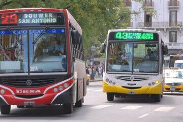 La UTA amenaza con un paro de colectivos para el martes