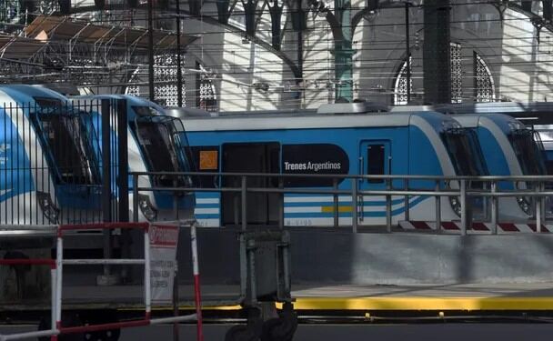 Anuncian un paro de trenes por 24 horas para este jueves