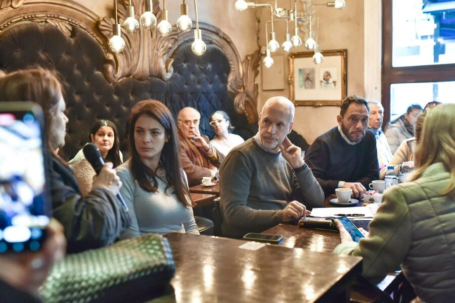Larreta, de campaña en Colegiales: "Los pilares serán trabajo, seguridad y educación"
