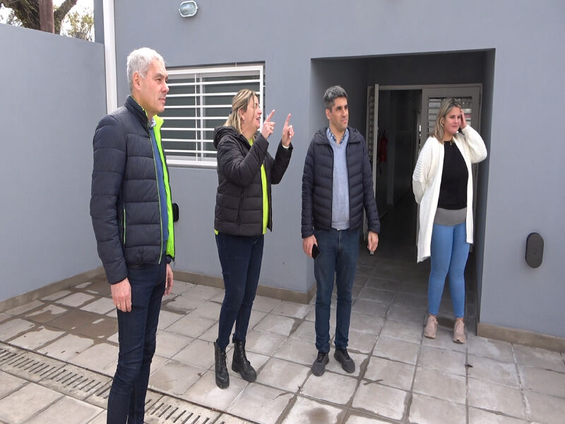 Berisso: Cagliardi recorrió las nuevas instalaciones del CEC N.º 802