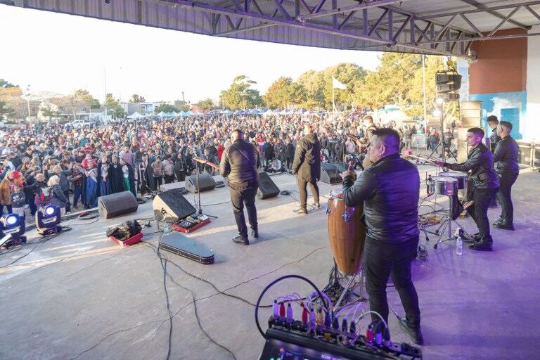 La Costa: El municipio celebró el 45° aniversario con una gran fiesta