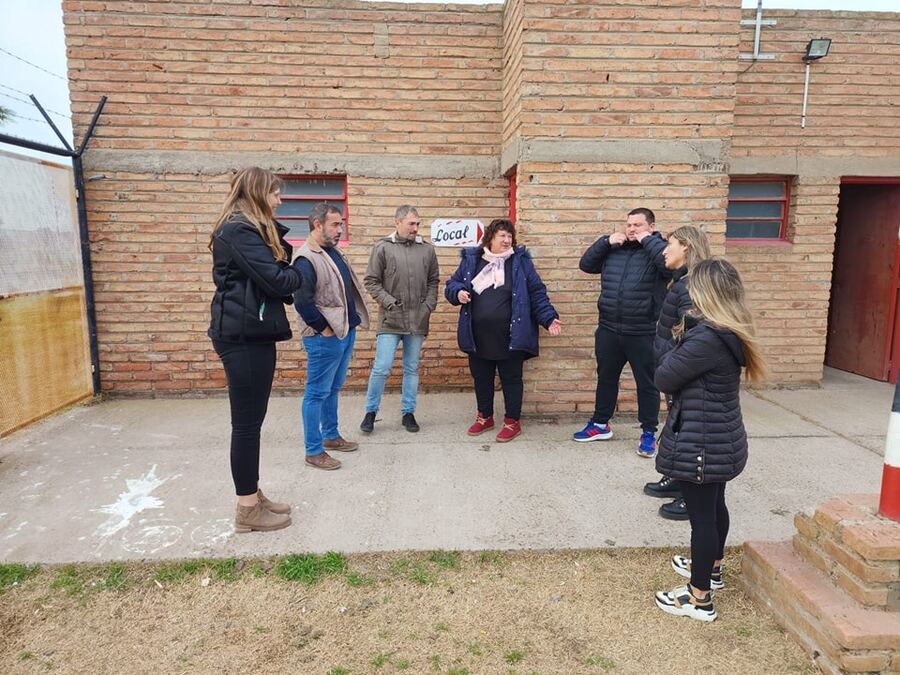 Puán: El jefe comunal Facundo Castelli estuvo reunido con distintas instituciones de Villa Iris