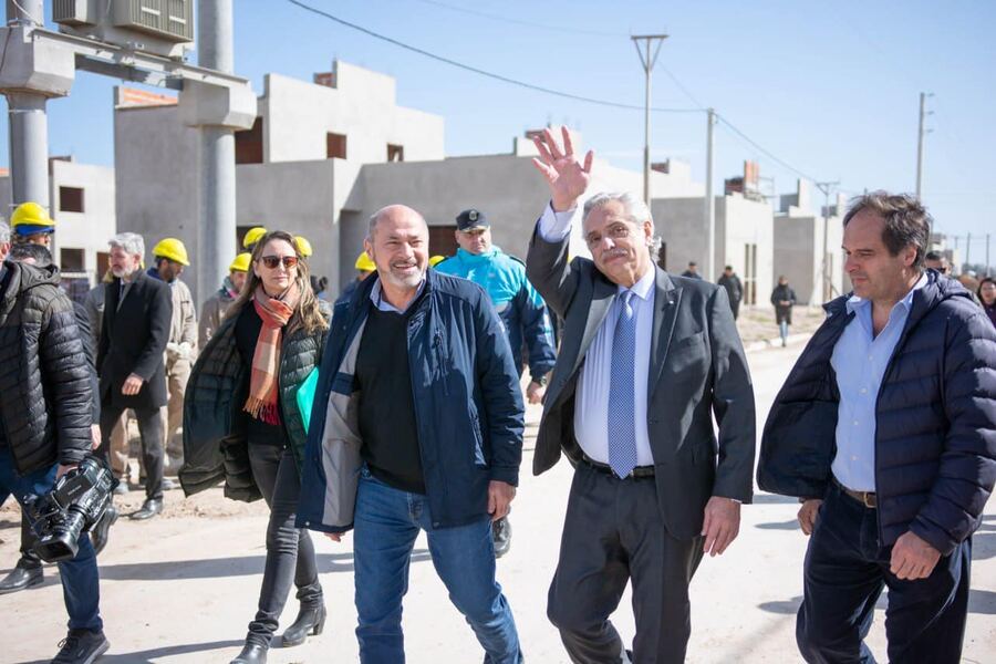 Secco recorrió las obras de viviendas de Punta Lara junto a Alberto Fernández