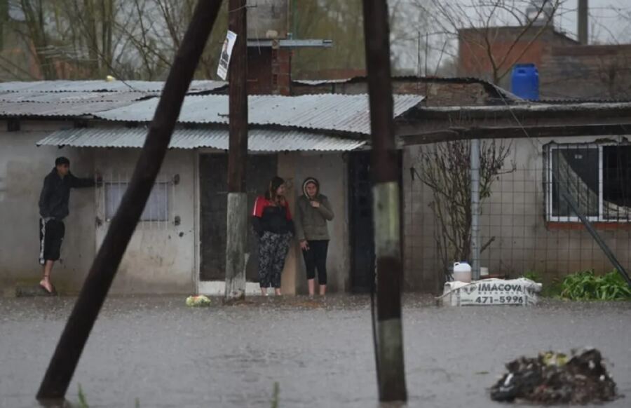La Plata amaneció con lluvias débiles y hubo 354 evacuados en toda la provincia