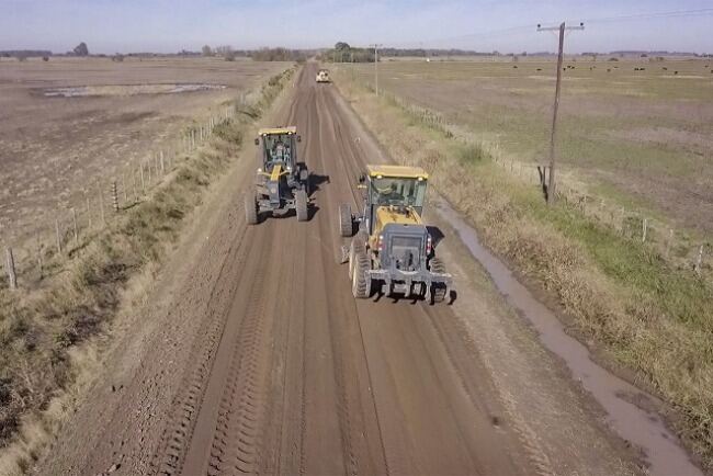 Lobería: El gobierno bonaerense ejecuta obras viales en zonas rurales