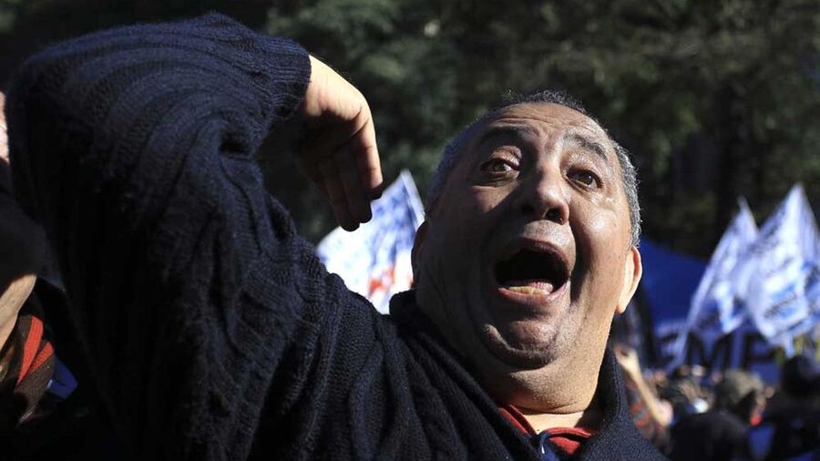 D'Elía prometió salir a "militar en casa casa y en cada barrio" la candidatura de Sergio Massa