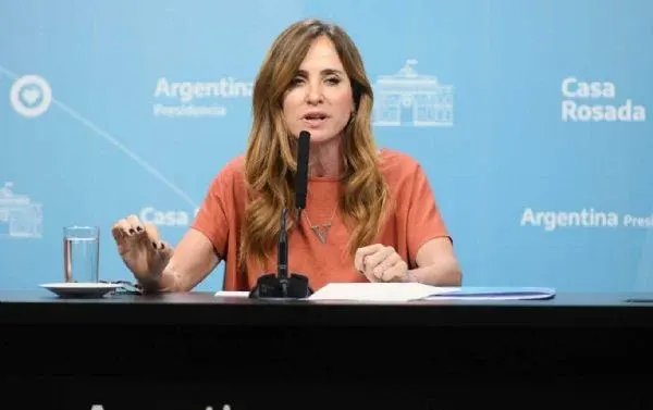 Tolosa Paz: “Trabajamos todos los días para recuperar los ingresos de los más vulnerables”