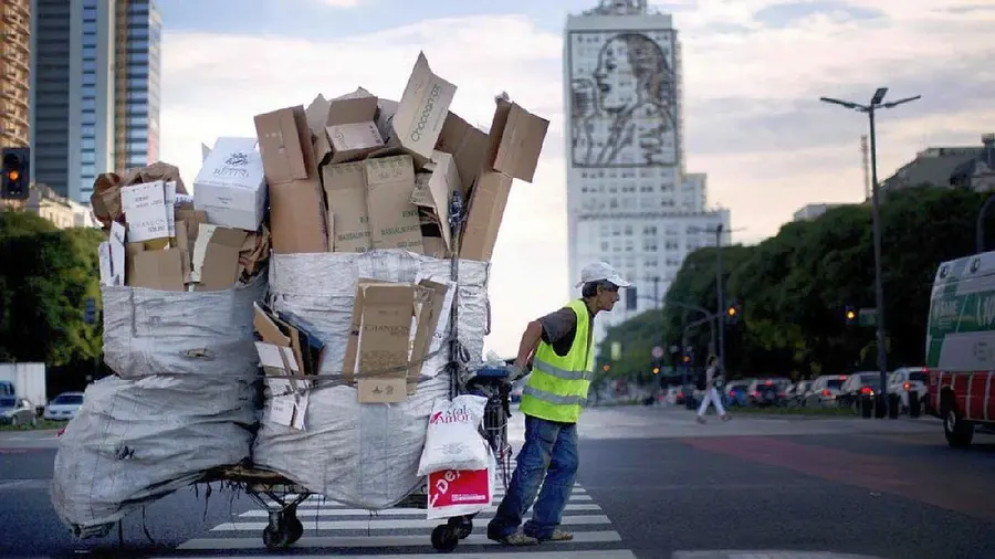 "En Argentina se rompió con la idea de que el que consigue un trabajo mejora su situación"
