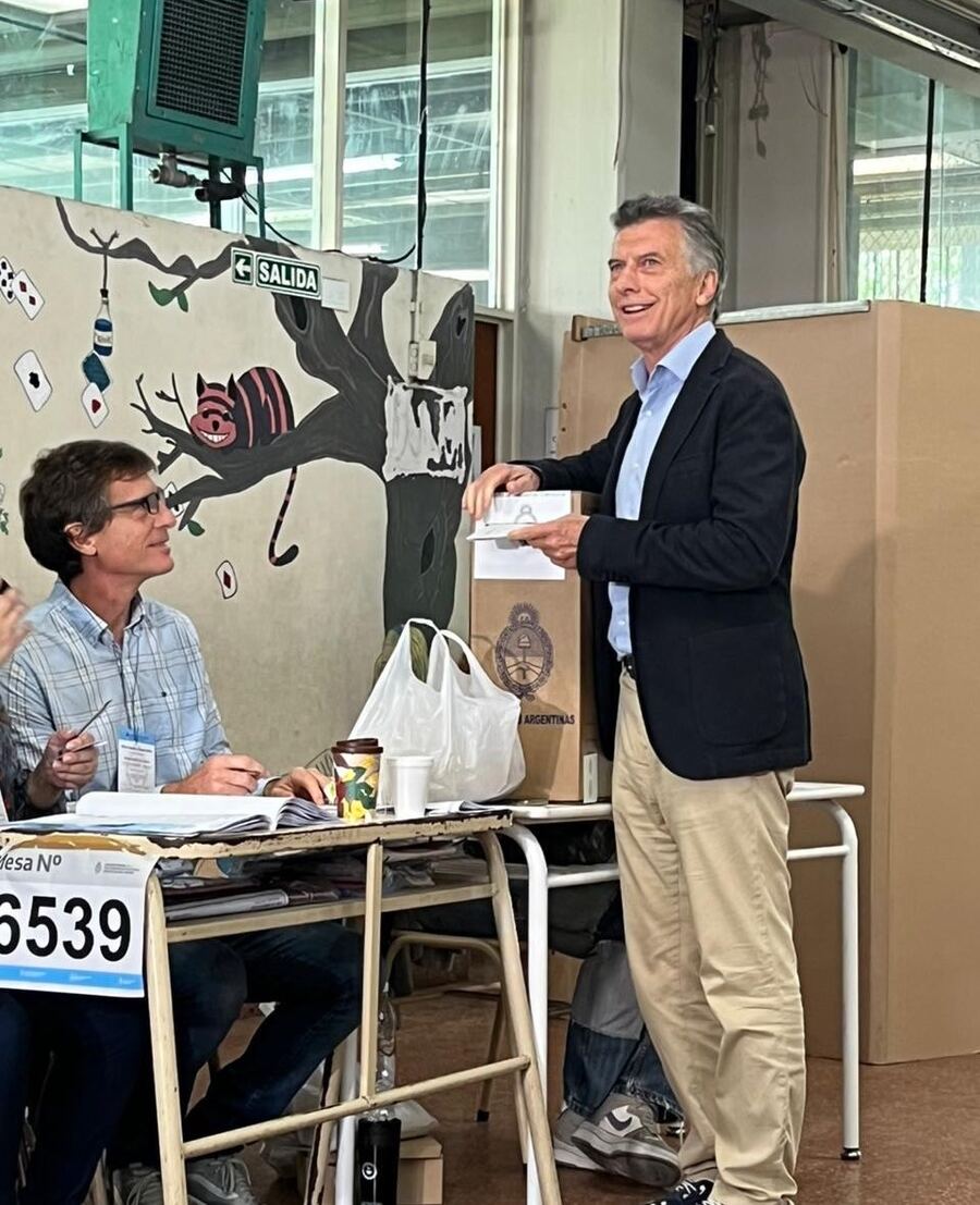 Mauricio Macri votó y dijo que va a haber balotaje