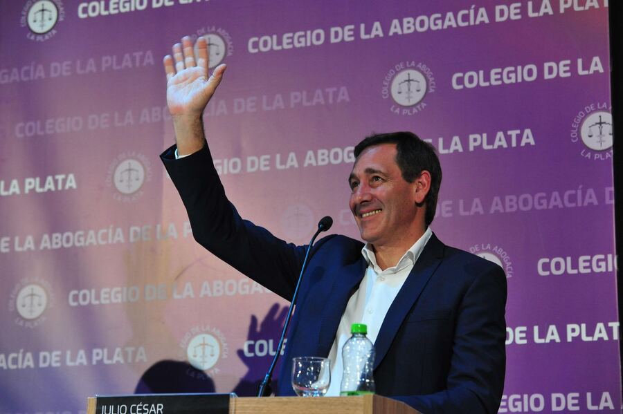 Garro en el debate: “Los platenses este domingo vamos a elegir si volver al pasado o ir hacia adelante”