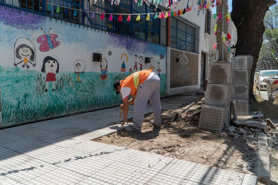 San Isidro: El Municipio renueva las veredas en los barrios de todo el distrito