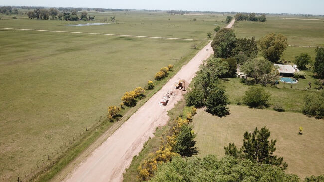 Lincoln: La Provincia avanza con obras de pavimento y desagües cloacales