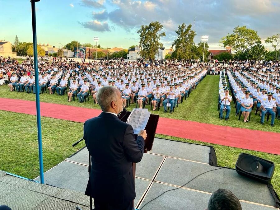 Alak encabezó el egreso de 670 oficiales penitenciarios que reforzarán cárceles