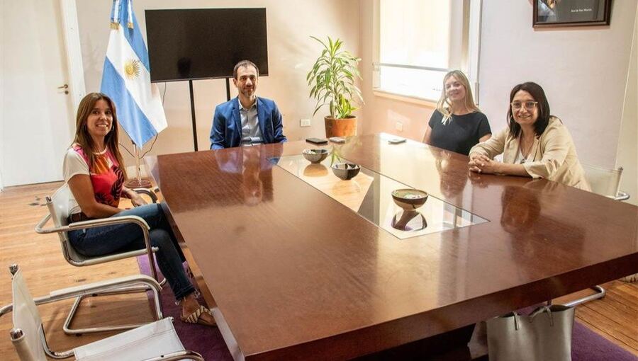 Junín: Petrecca presentó a las nuevas autoridades de la Dirección de Educación