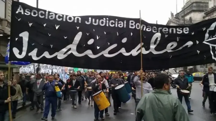 Los judiciales bonaerenses le piden a Kicillof cerrar la paritaria 2023