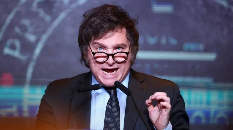 El Gobierno analiza recortar horas extra a los trabajadores estatales