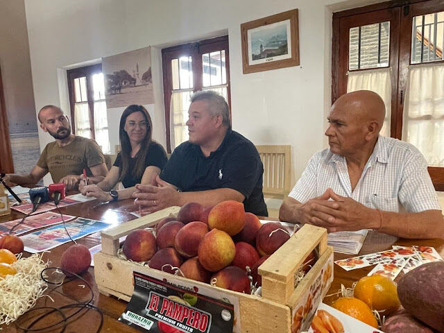 San Pedro: Presentan la 24° edición de la Fiesta Provincial del Durazno y la Producción